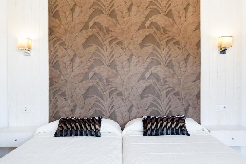 Double or Twin Room image 3