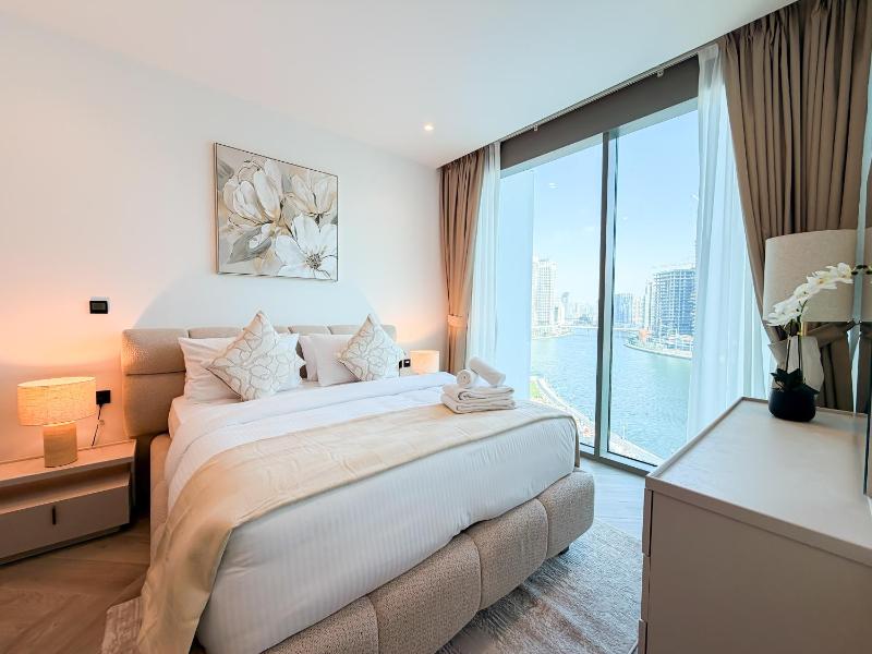 Spacious 2BR Business Bay with Stunning Lake View - 10AB19 - image 16