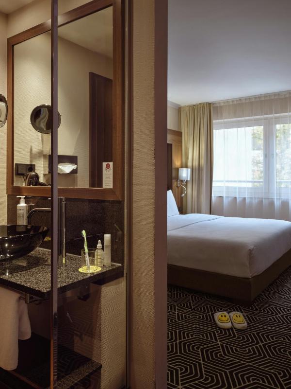 Flemings Hotel Frankfurt Main-Riverside - image 9