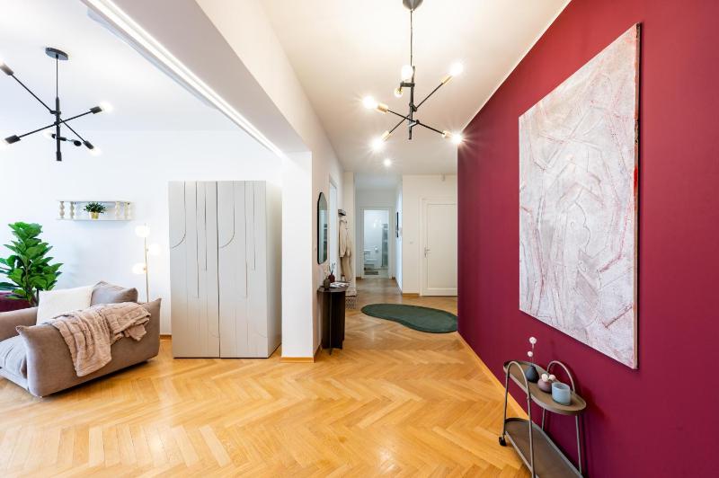 Prague Days - Spacious 3BDR Apartment with Workspace AC in New Town - image 14