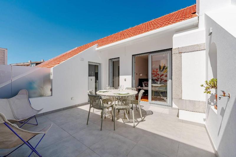 PN48 brith apartment over Cascais roof 120m2 close from beach and restaurant - image 27