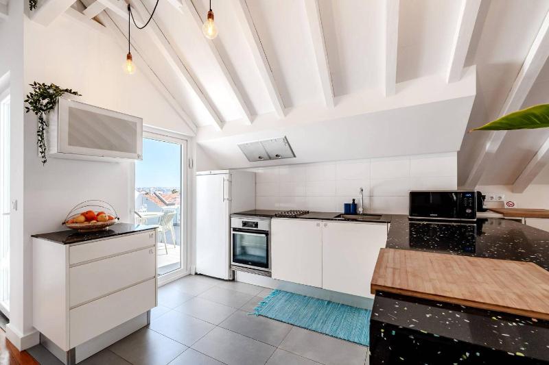 PN48 brith apartment over Cascais roof 120m2 close from beach and restaurant - image 29