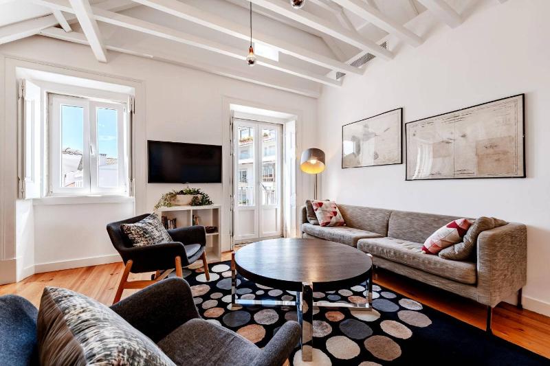 PN48 brith apartment over Cascais roof 120m2 close from beach and restaurant - image 37
