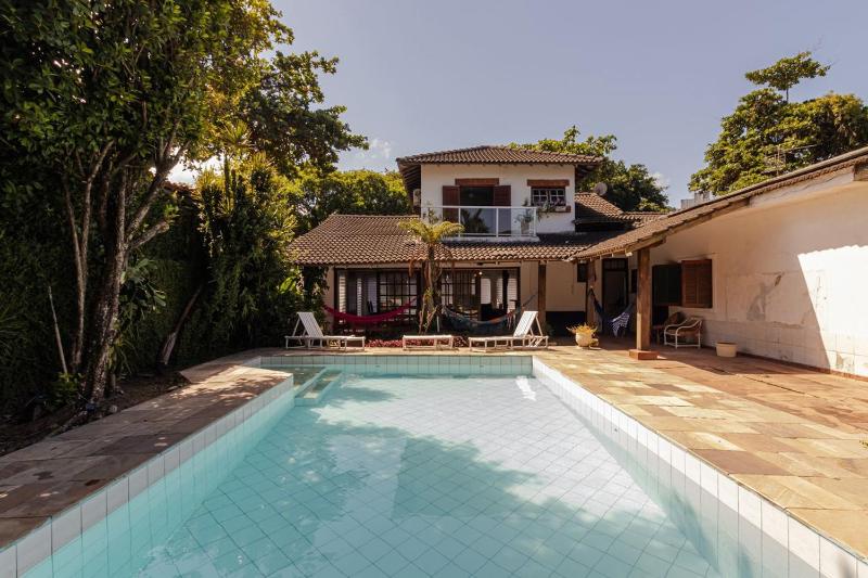 Casa Pet Friendly com Piscina Aquecida na Enseada - image 1
