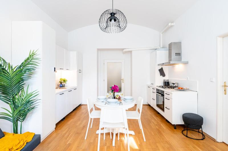 Prague Days - Two Bedroom Apartment with 200Mbs WiFi and Smart TV - image 14