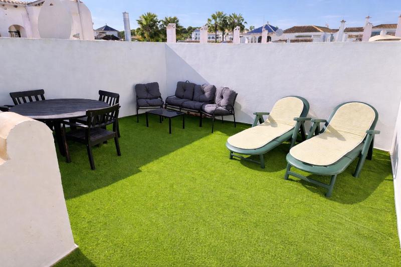 Villamartin Plaza Duplex with Rooftop Sun Terrace Golf 2min - image 6