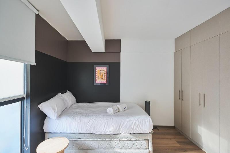 Stylish Inclán 343 Apartment by Geko - image 12