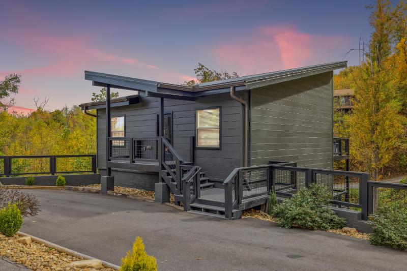 Sunset Chalet cabin - image 47