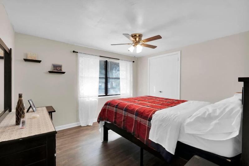 Nifty and Thrifty Nook 3bd 1ba Central Save Money Family Friendly - image 24
