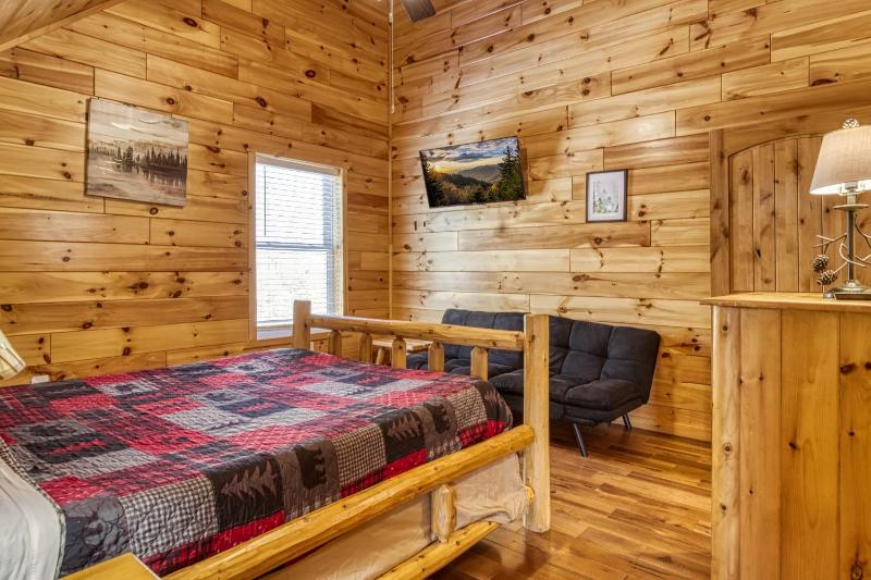 Beartastic Mountain View Lodge Game Room Hot Tub! - image 23