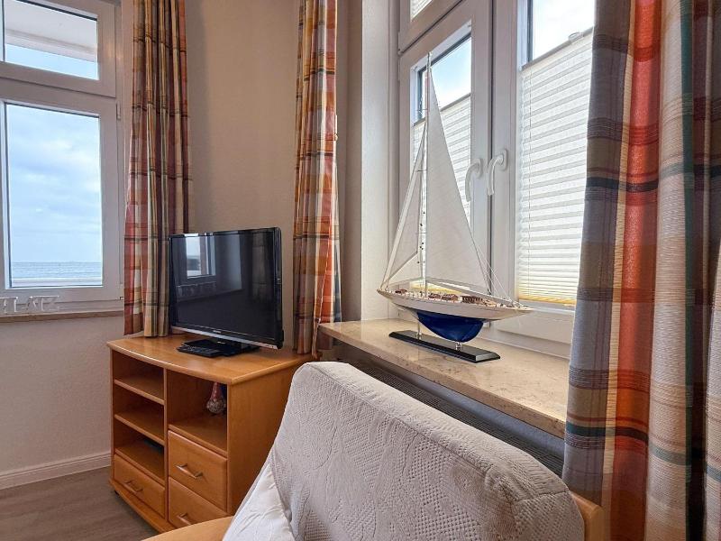 Gaestehaus-Gorch-Fock-Wohnung-2-mit-direktem-Meerblick - image 5