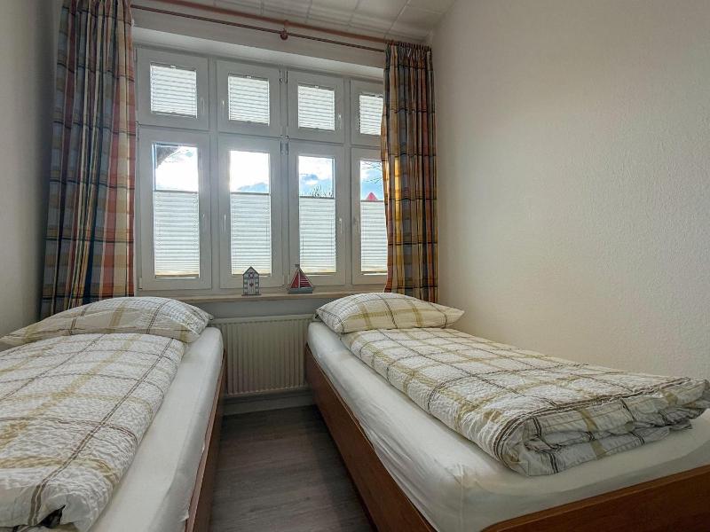 Gaestehaus-Gorch-Fock-Wohnung-2-mit-direktem-Meerblick - image 11