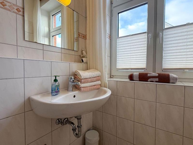 Gaestehaus-Gorch-Fock-Wohnung-7 - image 14