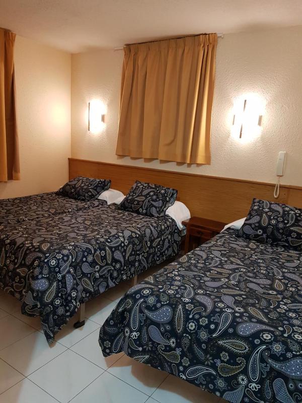 Triple Room image 2