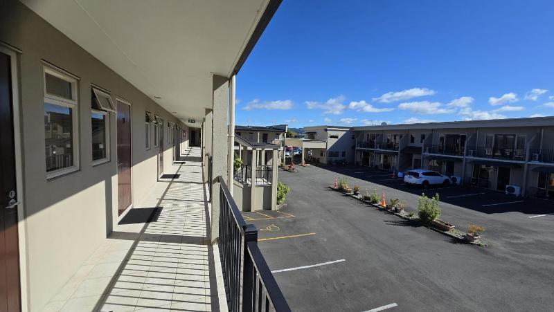 Chantillys Motor Lodge - image 50