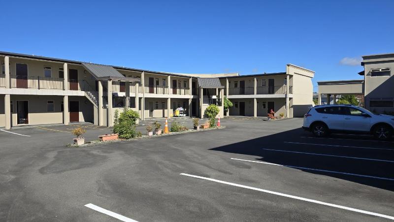 Chantillys Motor Lodge - image 49