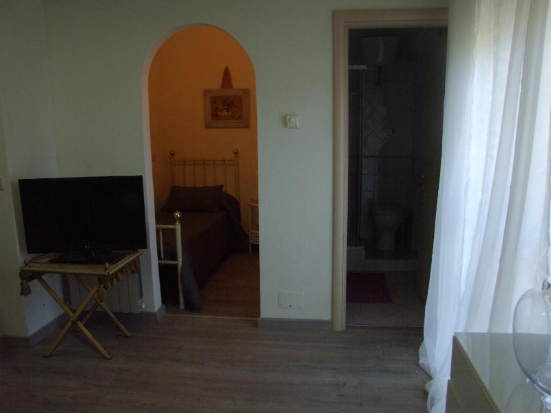 Triple Room with Private Bathroom image 2