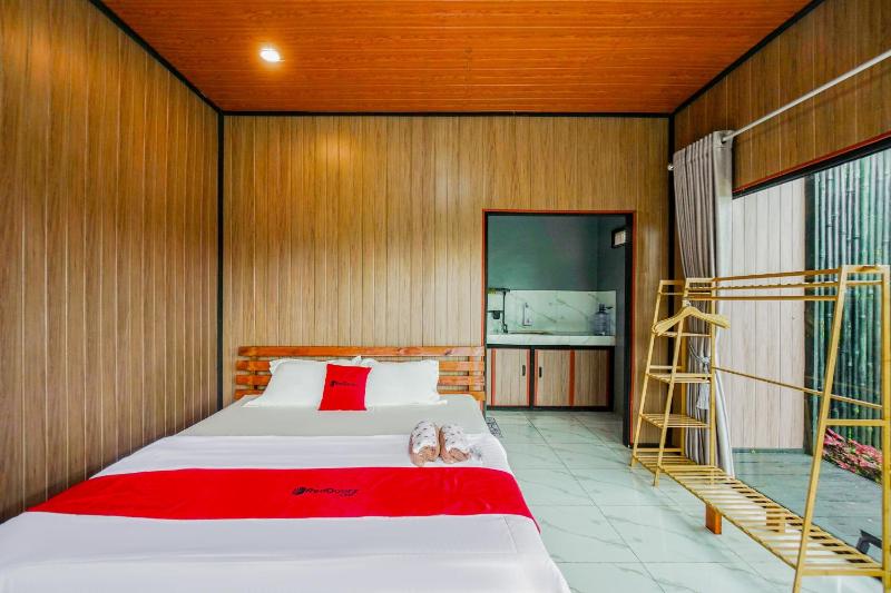RedDoorz at ADDA Cabin Pengalengan - image 1