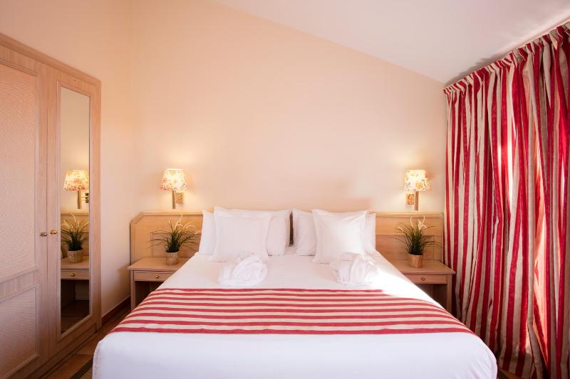 Double or Twin Room image 3