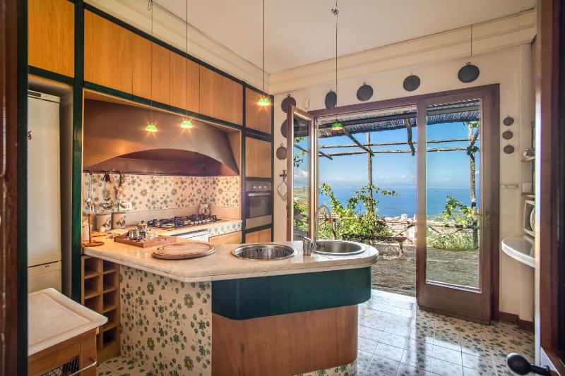 GOCCE VILLAS - Sunshine Villa - image 7