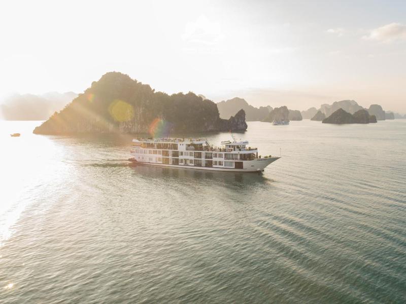 Verdure Lotus Grandeur Cruise on Ha Long Bay - image 9
