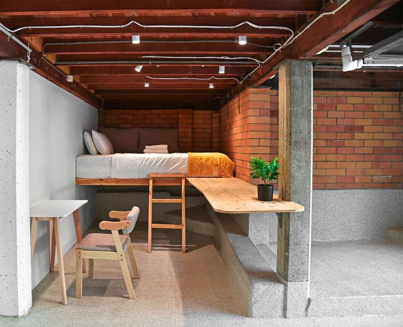 Greenslopes Retreat Stylish Stay near Hospital - image 4