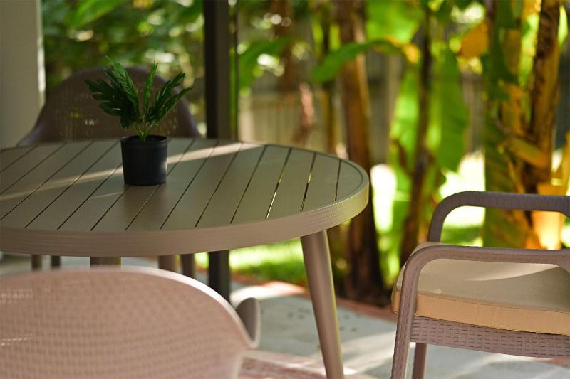 Greenslopes Retreat Stylish Stay near Hospital - image 9