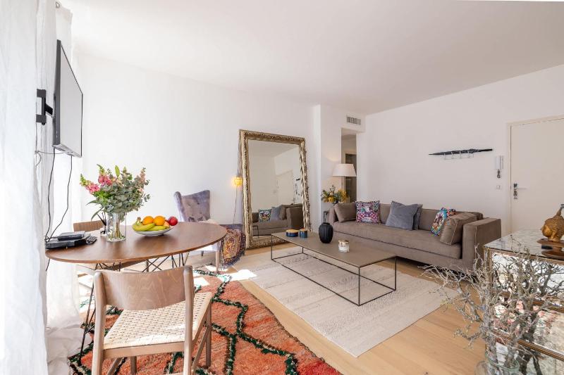 2 bedroom apartment in Cannes centre: Santiago - image 8