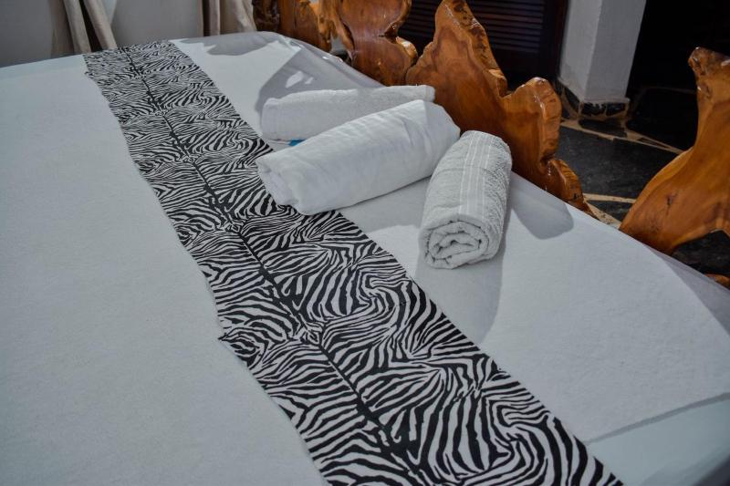 one bedroom cottage 10min walk to the beach - image 8