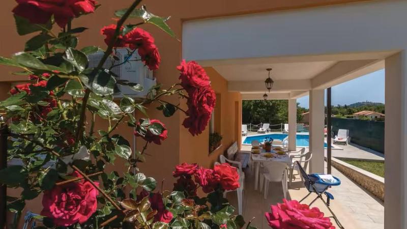 Villa Paola by Villas Guide - image 10