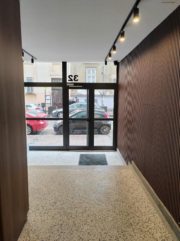 Belgrade Square Apartment - image 2