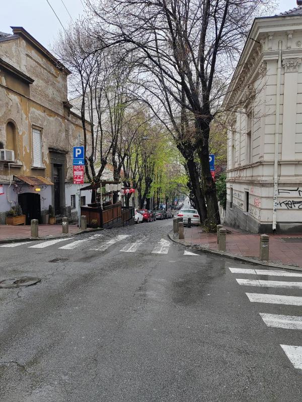 Belgrade Square Apartment - image 7