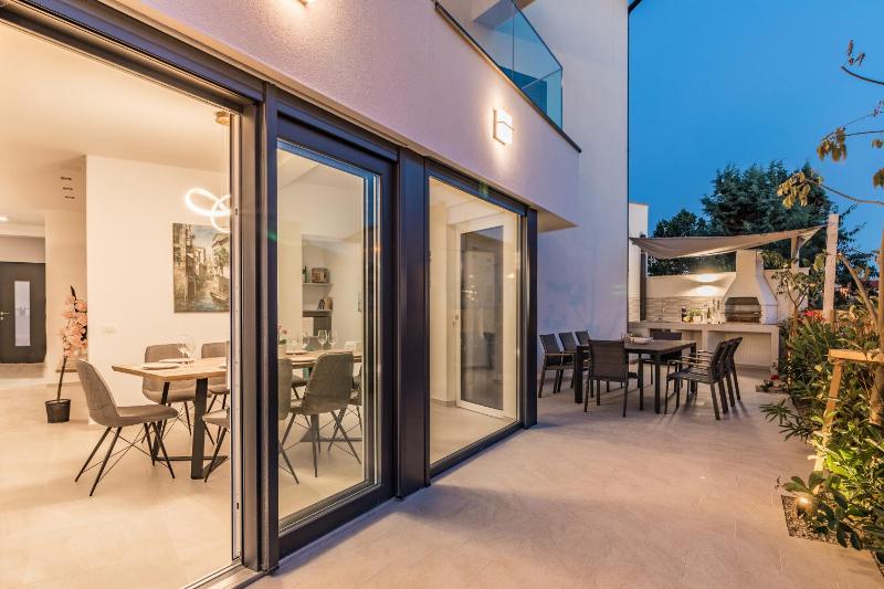 Villa Elena Deluxe in Fazana for 8 people with whirlpool & private pool only 400 m from the beach - image 42