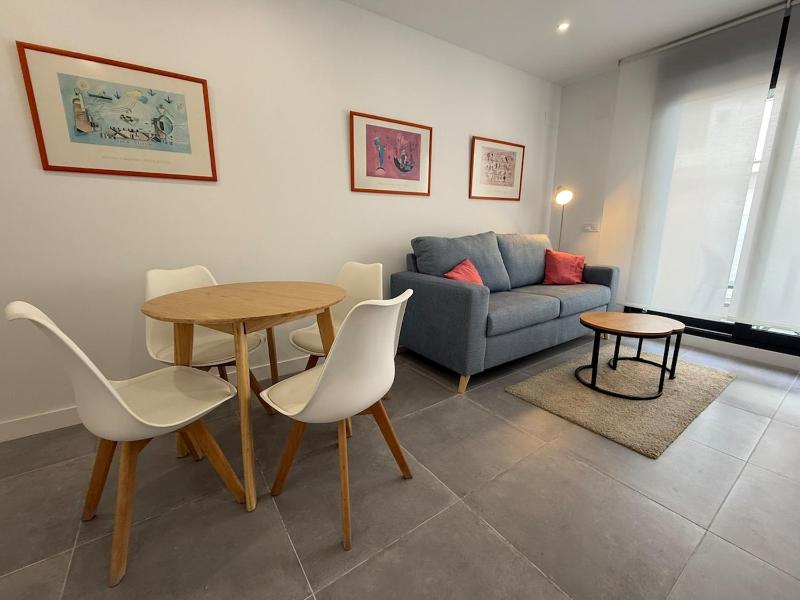 Bright and new apartment in beach area - image 13