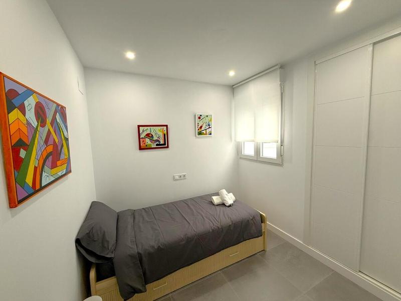 Bright and new apartment in beach area - image 9