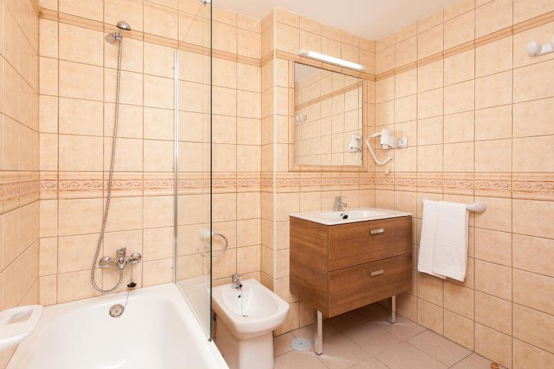 One-Bedroom Apartment image 3