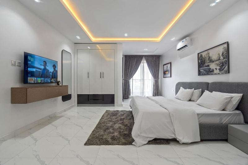 Mex 1 bedrooms Lekki phase1 - image 2