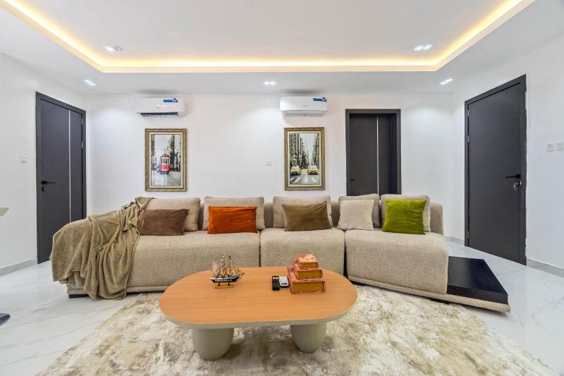 Mex 1 bedrooms Lekki phase1 - image 4