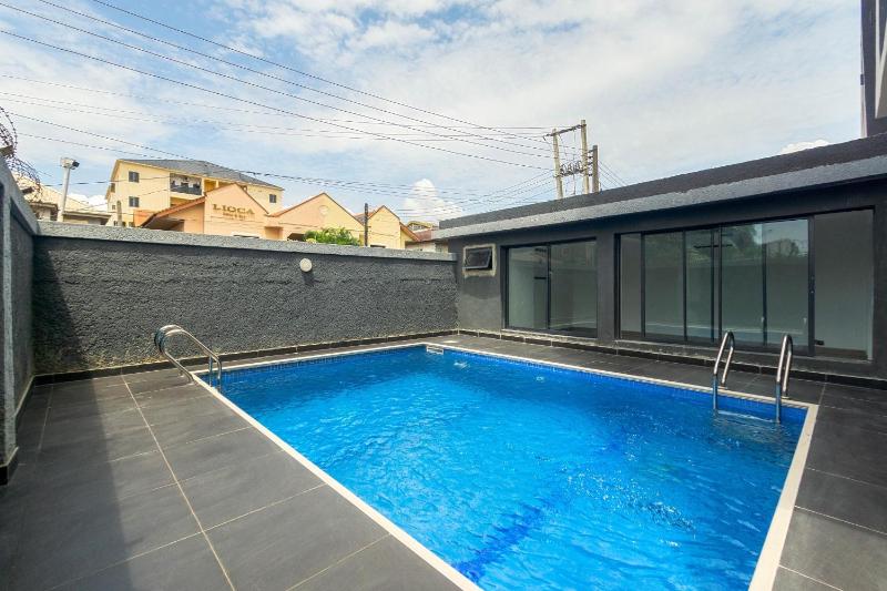 Mex 1 bedrooms Lekki phase1 - image 5