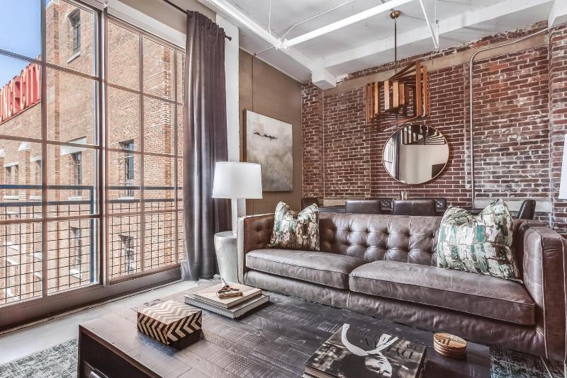 Hemingway Retreat by Atlanta Luxury Rentals - image 12