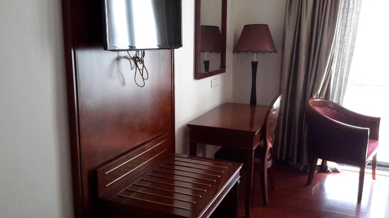 FT Hotel - image 8