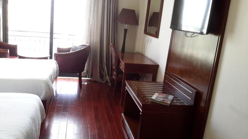FT Hotel - image 3