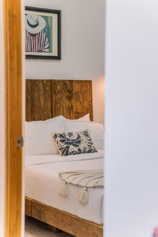 Centra Condo - image 6
