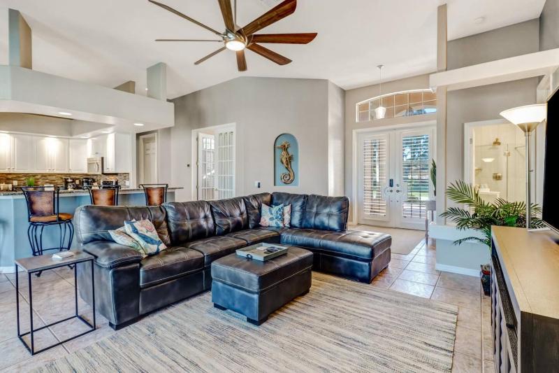 5BR/3BA Waterfront Oasis in Cape Coral | Heated Pool & Spa + Private Dock | Gulf Access - image 24