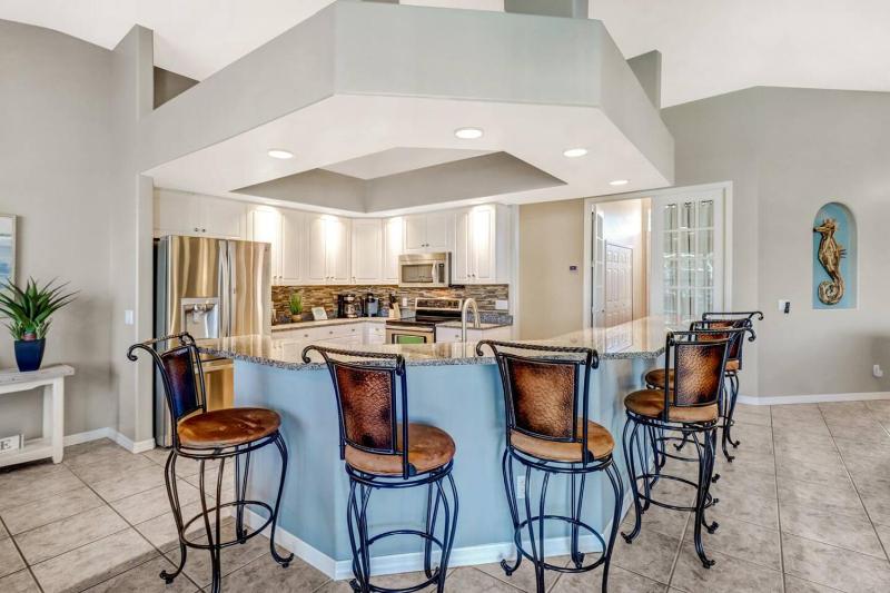 5BR/3BA Waterfront Oasis in Cape Coral | Heated Pool & Spa + Private Dock | Gulf Access - image 2