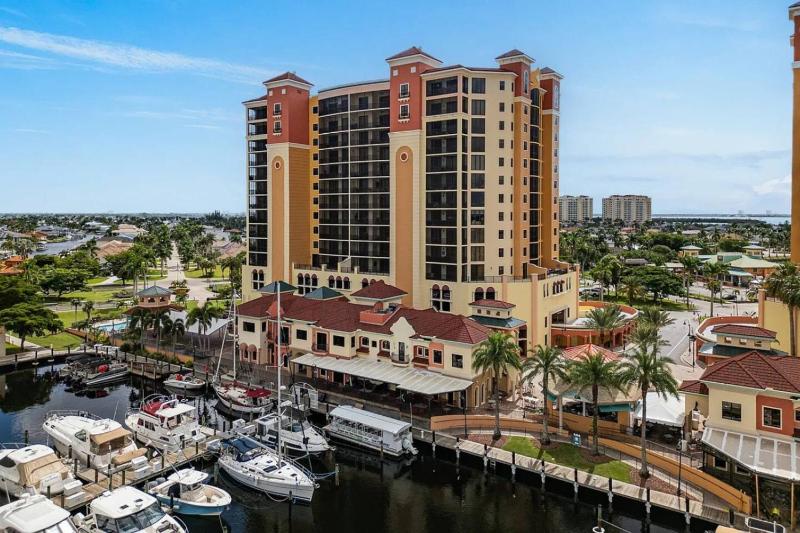 Luxury 2 Bed 2 Bath Waterfront Condo at Cape Harbour - image 19