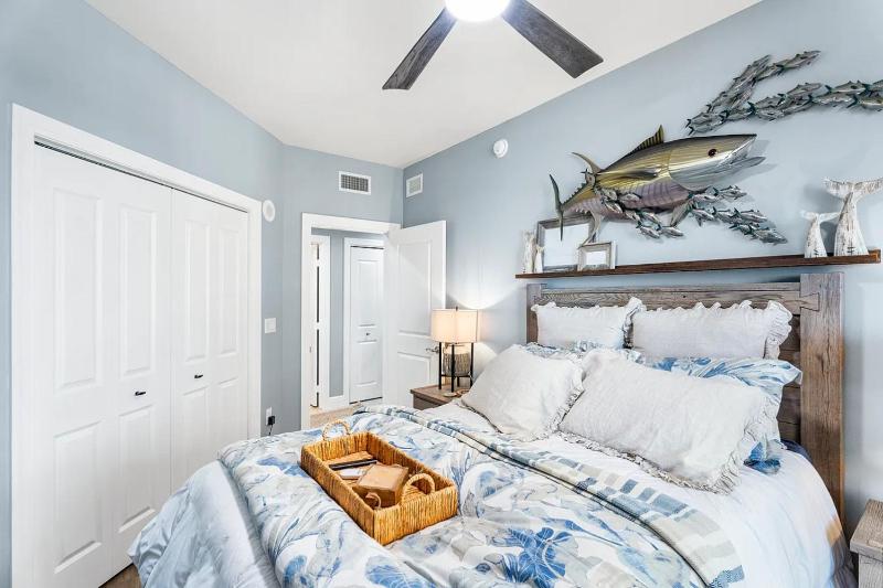 Luxury 2 Bed 2 Bath Waterfront Condo at Cape Harbour - image 7