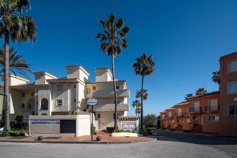 Beachfront PENTHOUSE - El MIRADOR DE BERMUDA BEACH - image 24