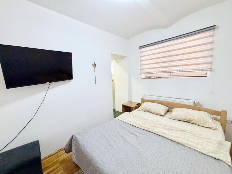 Studio Apartment in the Center - image 15