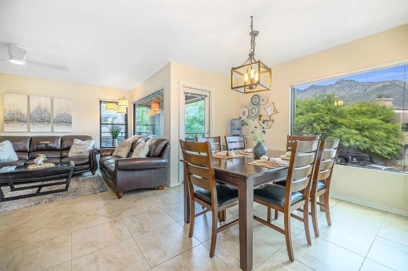 Spacious Tucson Retreat 3 King Beds PoolsSpas Mountain Views HikingGolf - image 11